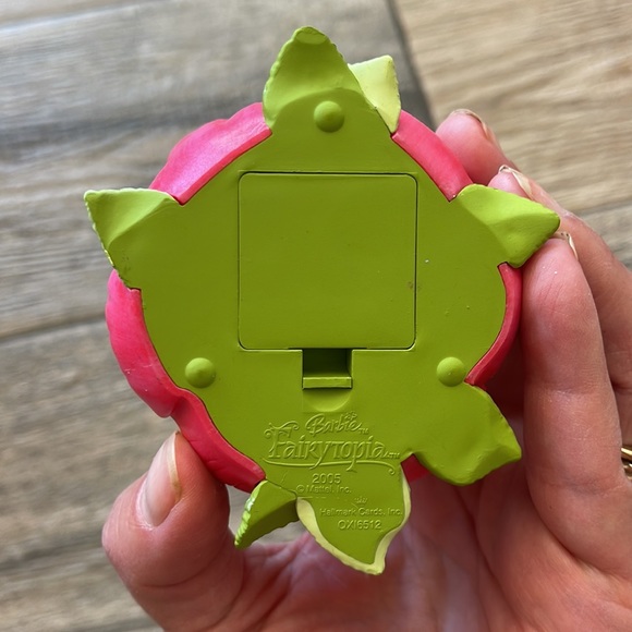 Hallmark Barbie Fairytopia 2005 Ornament - Picture 5 of 7